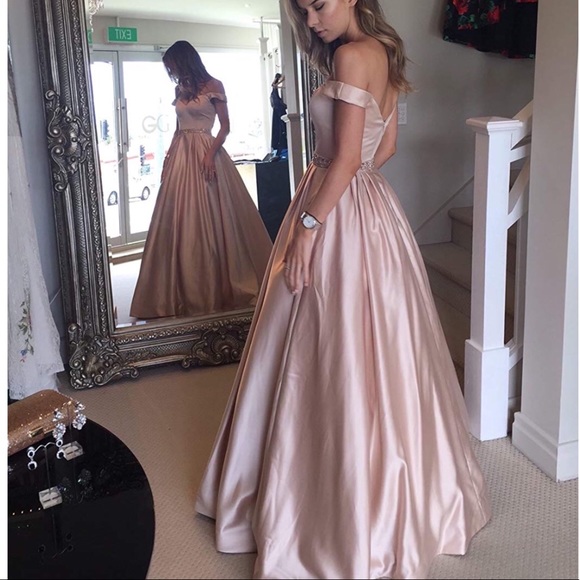 Off the shoulder Blush Pink Prom dress with Pocket - Picture 3 of 7